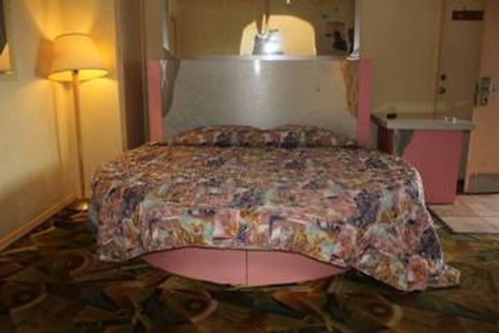 Presidential Inn and Suites