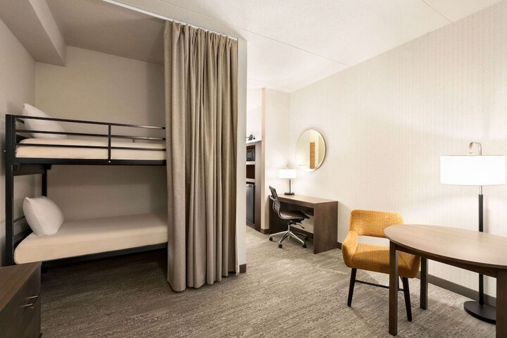 Room 16 of 37
