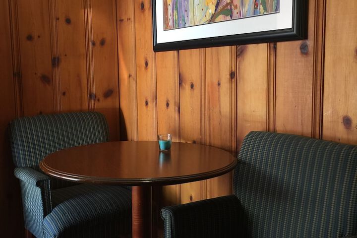 Room 4 of 16