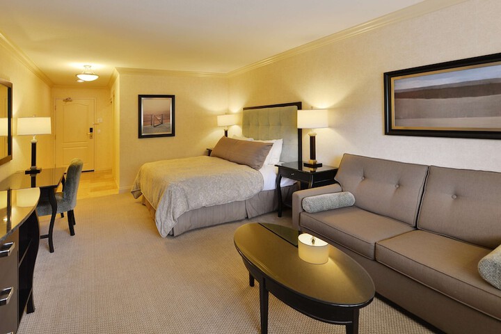 Room 72 of 158