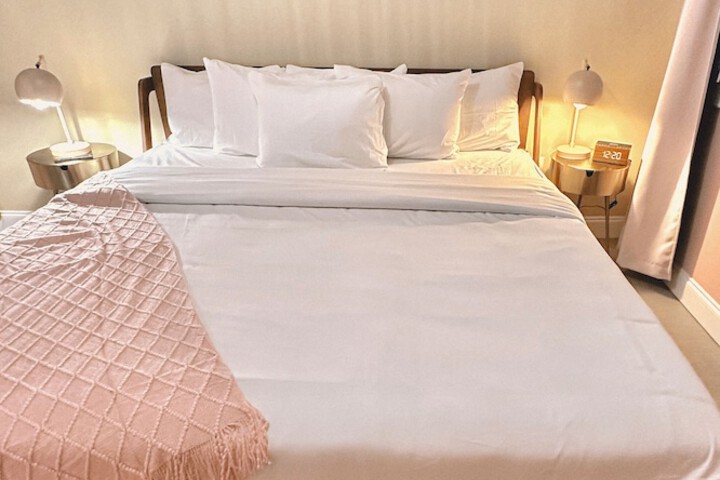 Peninsula Bed & Cocktails