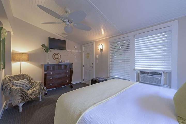 Room 44 of 77