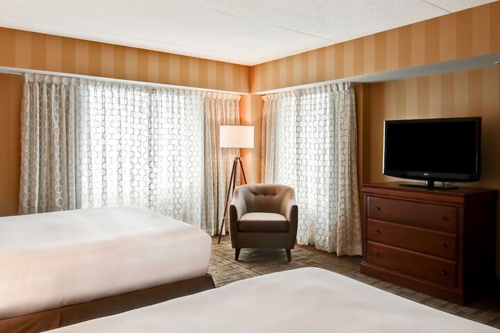 DoubleTree Fallsview Resort & Spa by Hilton Niagara Falls