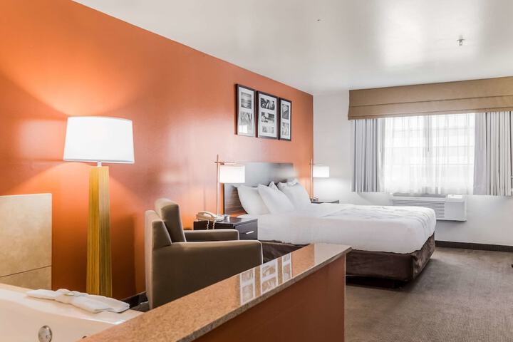 Sleep Inn & Suites North Liberty - Liberty City