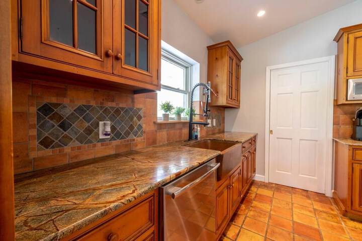 Modern Farm Home 2hr NYC BOS Peaceful Wifi