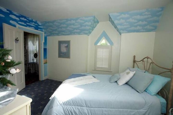 Room 28 of 52