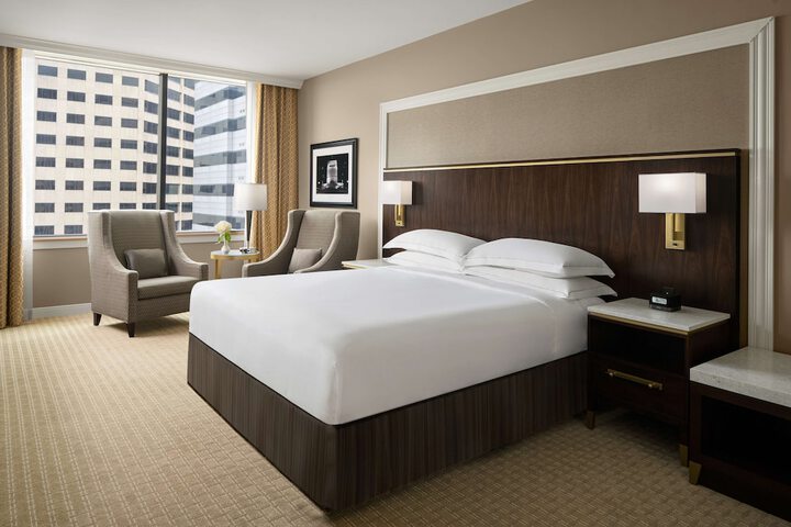 Hilton Indianapolis Hotel & Suites