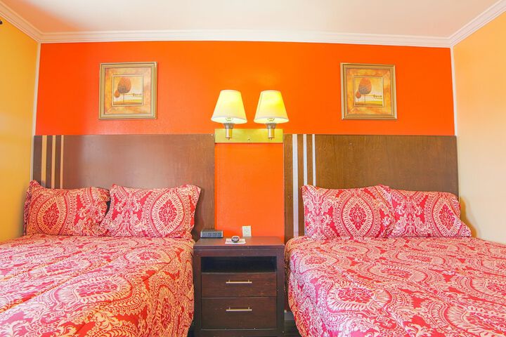 Room 15 of 40