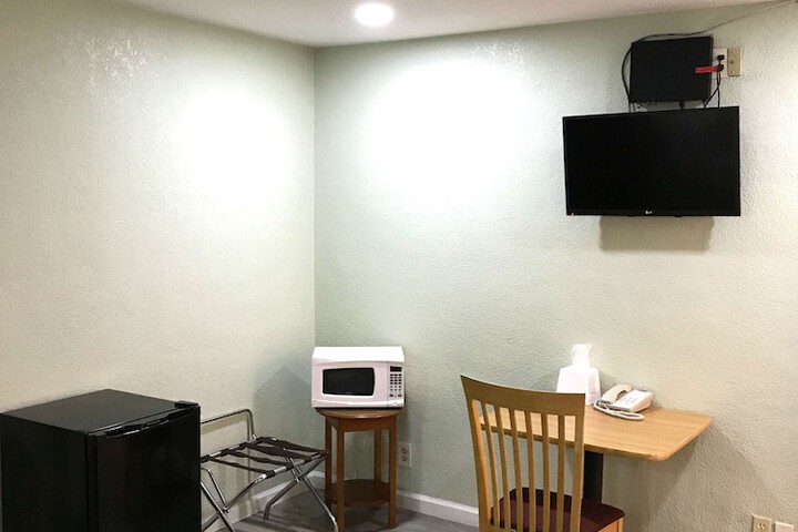 Room 27 of 30