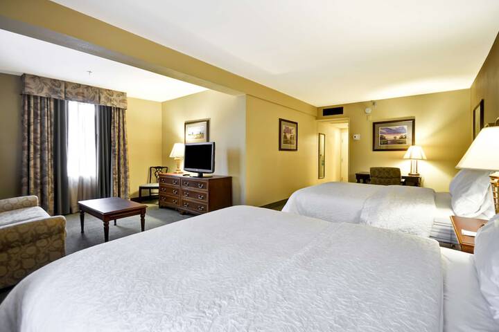 Room 32 of 51
