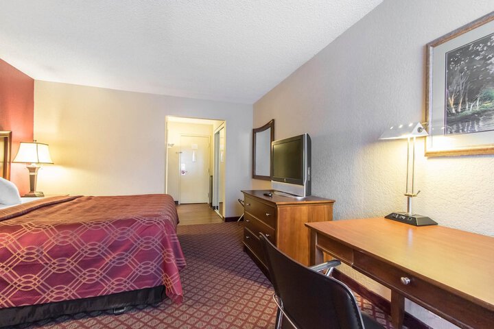 Room 20 of 39