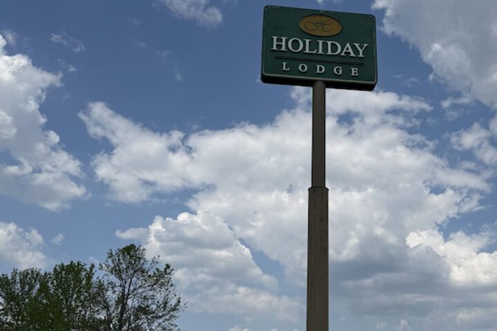 Holiday Lodge Hotel & Conference Center