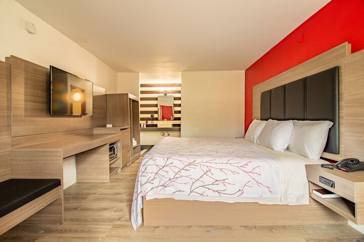 Room 13 of 27