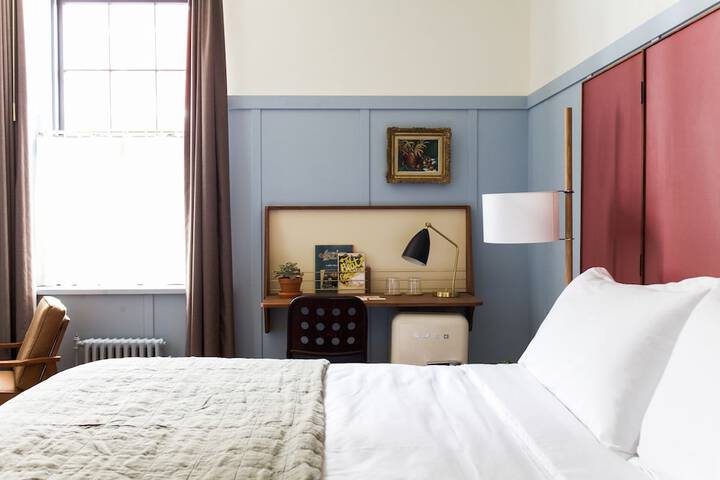 Room 18 of 32