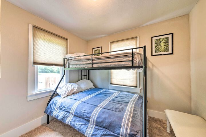lucky Dawg Pet-friendly Abode Near St. Louis!