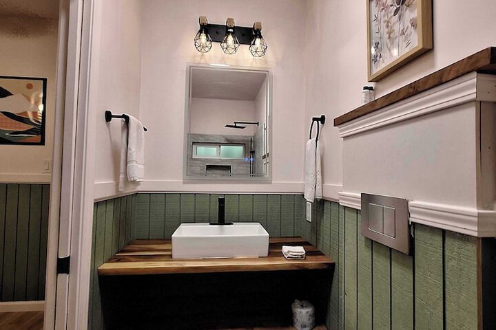 Wild Ginger Hotel