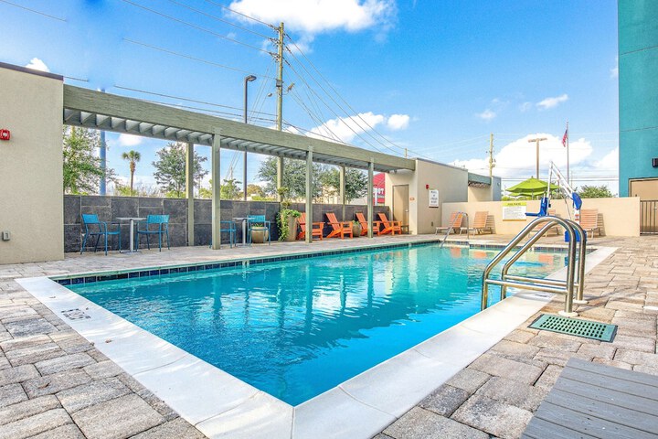 Pool 2 of 29