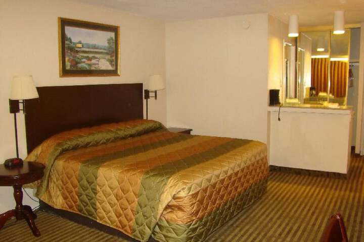 Room 21 of 32
