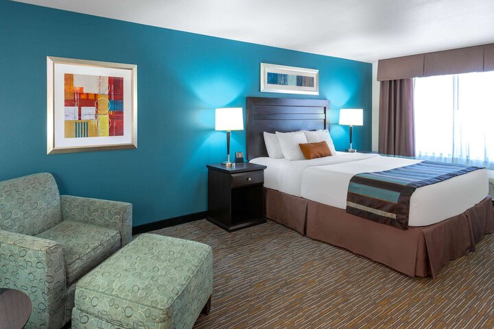 Room 15 of 36