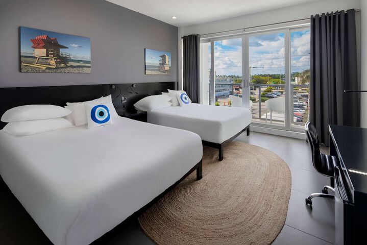 Room 73 of 106