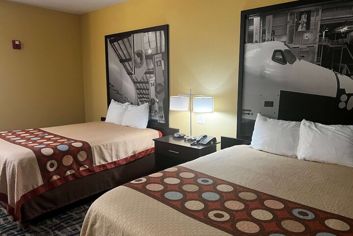 Room 25 of 27