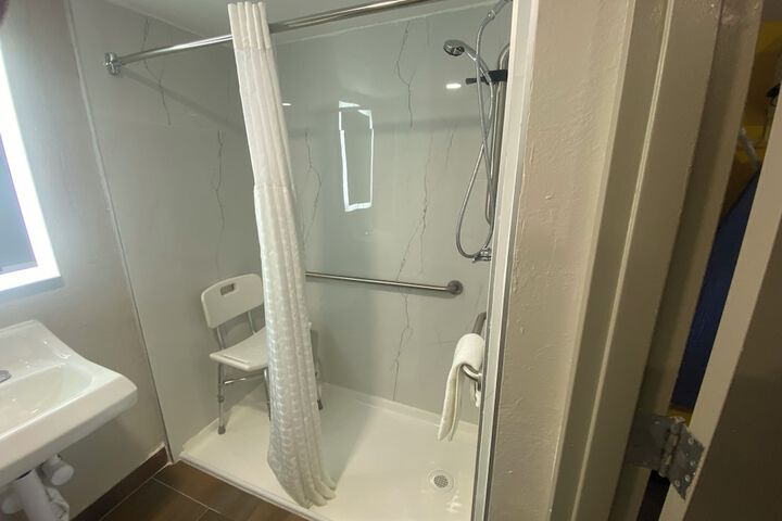 Room 15 of 24