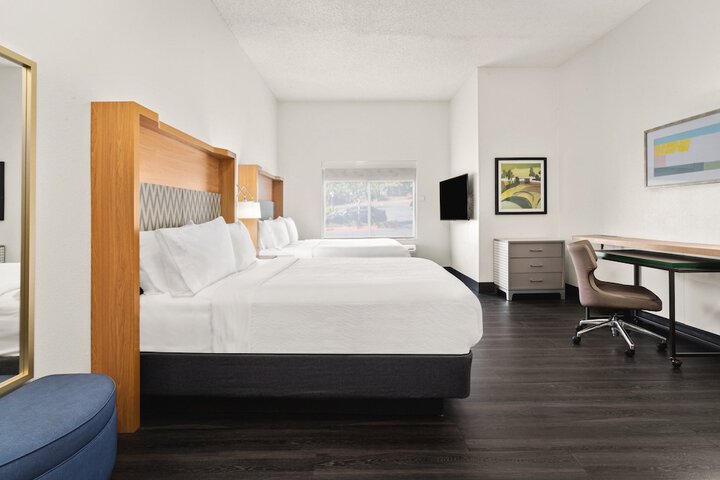 Room 30 of 42
