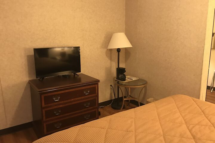 Room 25 of 43