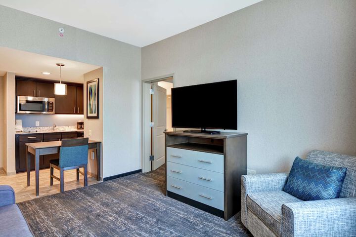 Room 33 of 48