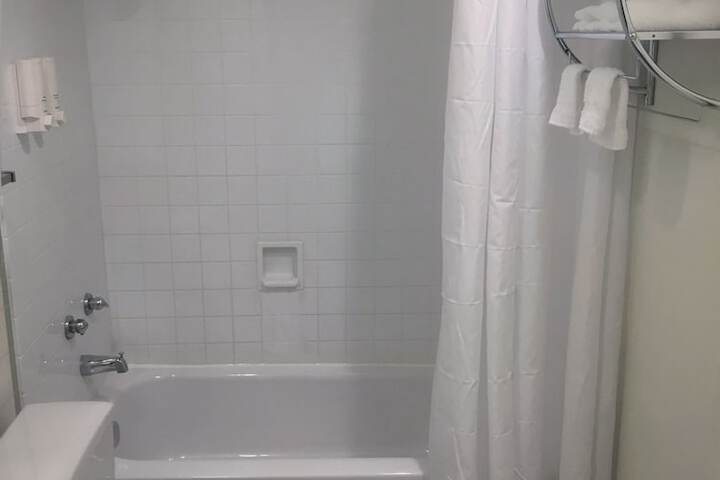 Room 16 of 32