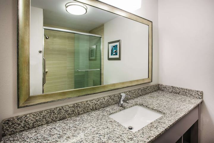 La Quinta Inn & Suites by Wyndham St. Paul-Woodbury