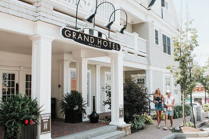Hotel 8 of 67