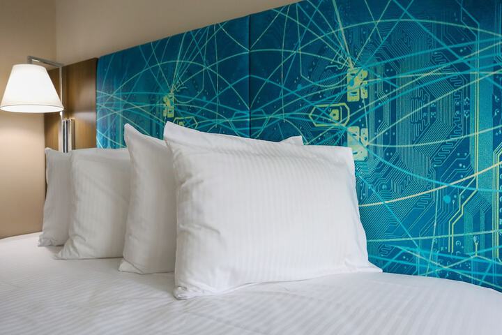 Room 7 of 24