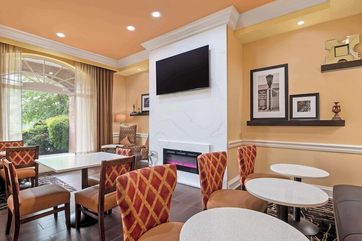 Hampton Inn & Suites Stamford