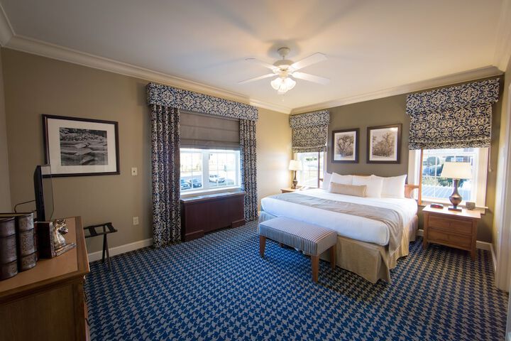 Room 73 of 106