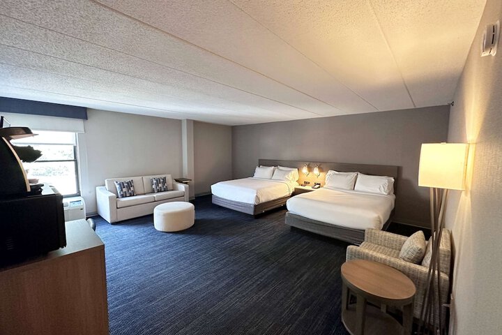 Room 10 of 21