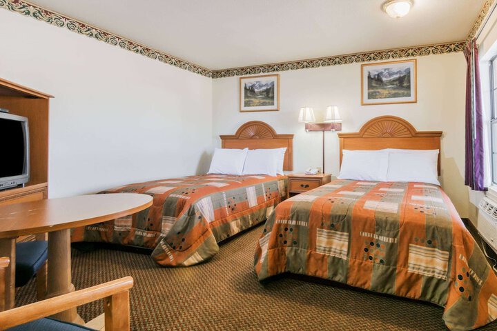 Room 9 of 14