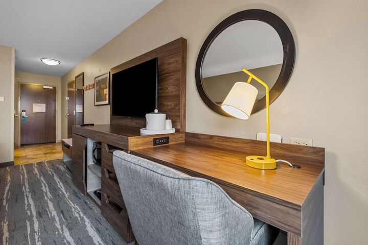 Room 12 of 23