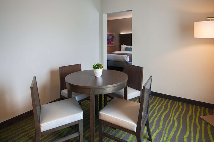 Room 53 of 84