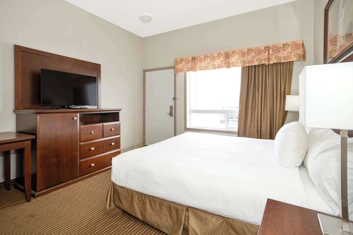 Room 8 of 42
