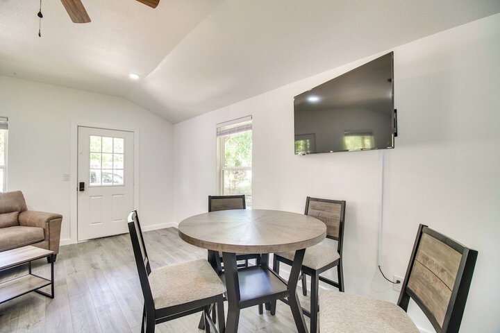 Close to Lake: Grove Cabin w / Shared Fire Pit!