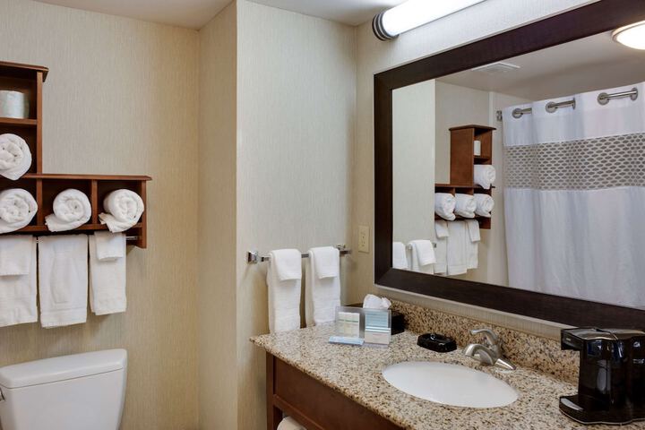 Room 15 of 33
