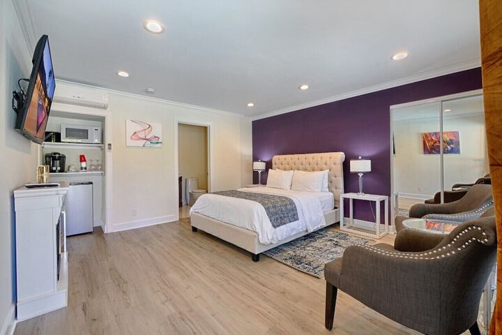 Room 21 of 34
