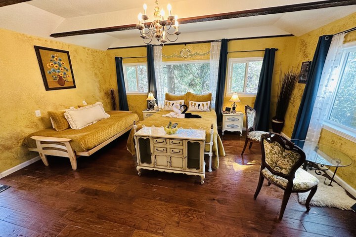 Room 33 of 38