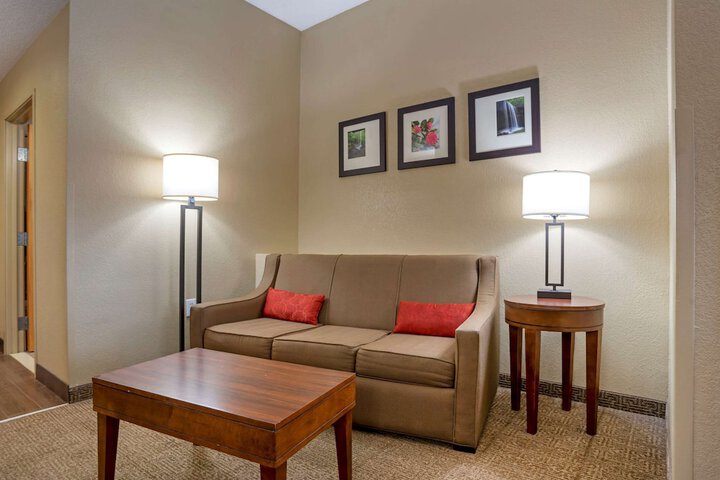 Room 18 of 28