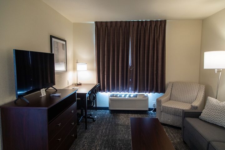 Room 30 of 48