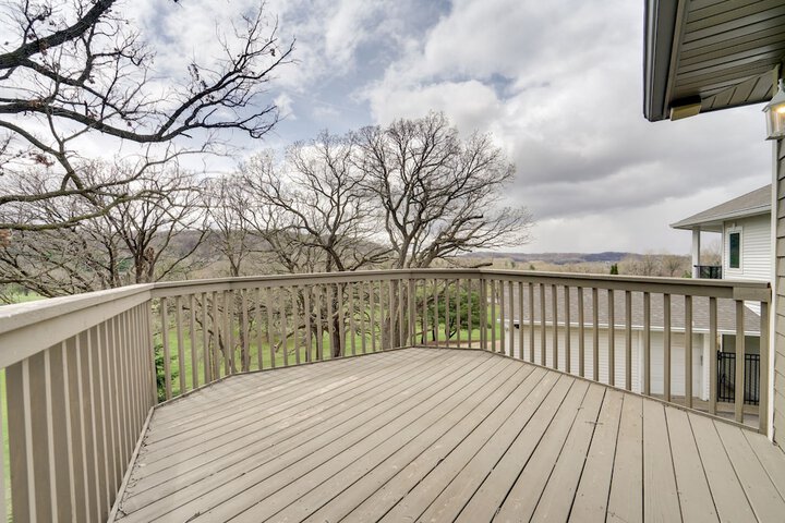 Family Minnesota Vacation Rental w / Balcony