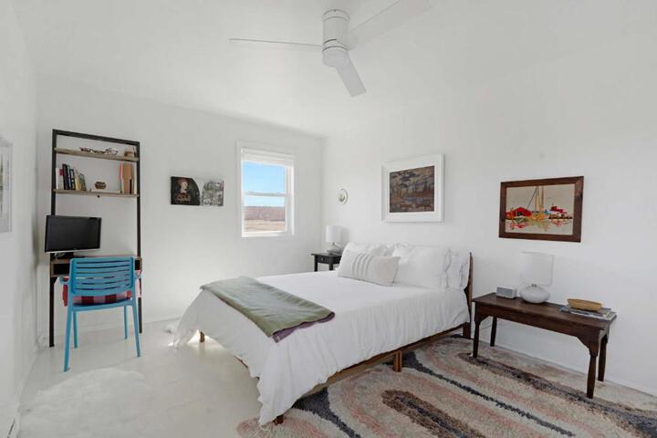 Artist-designed Beach House