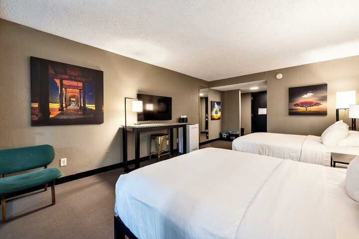 The Highlander Hotel Iowa City an Ascend Collection Hotel
