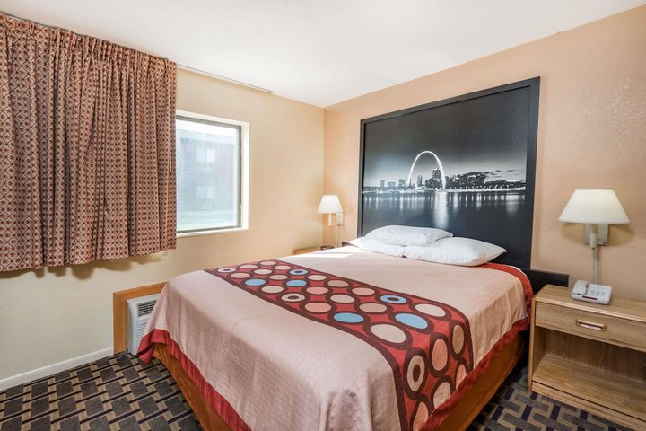 Room 13 of 15